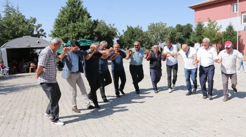 Başkan &Ouml;zt&uuml;rk Kirazlı ve &Ccedil;ubuklu Şenliklerine katıldı