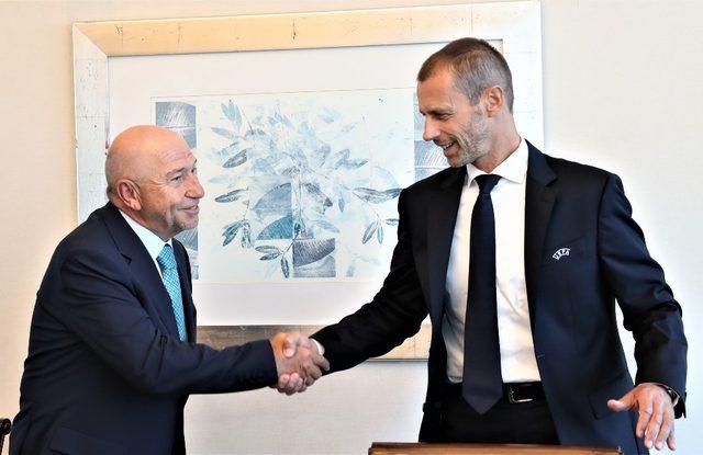 TFF ile UEFA &Ccedil;ocuk Vakfı, Suriyeli &ccedil;ocuklara yardım i&ccedil;in iş birliği protokol&uuml; imzaladı 4