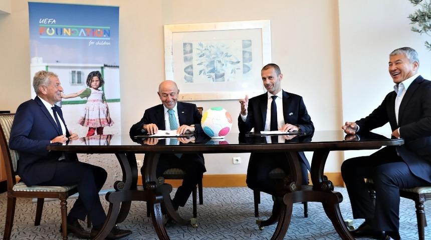 TFF ile UEFA &Ccedil;ocuk Vakfı, Suriyeli &ccedil;ocuklara yardım i&ccedil;in iş birliği protokol&uuml; imzaladı