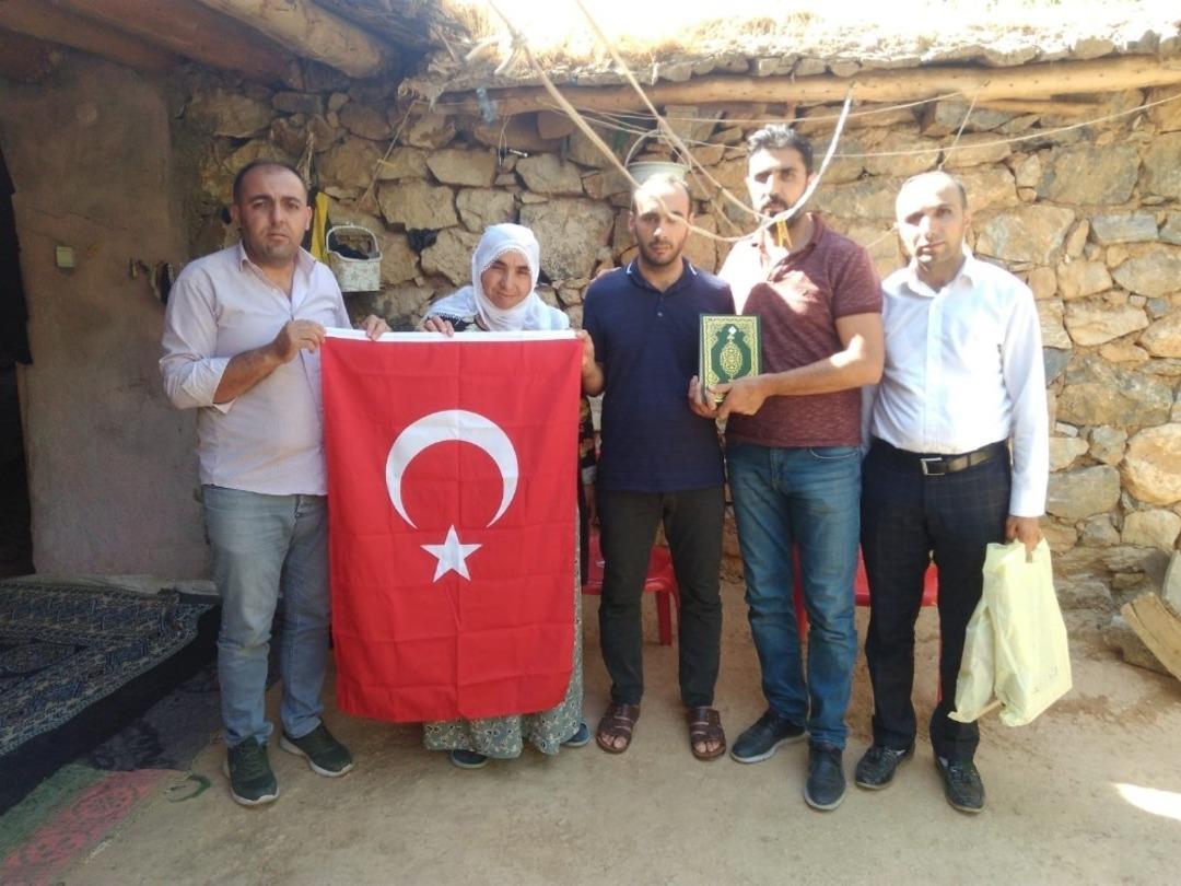 Batman&rsquo;da şehit yakınlarına bayram ziyareti