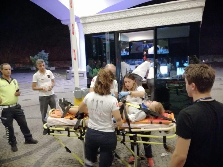 İngiliz kadın taklalar atan araçtan sağ çıktı G1