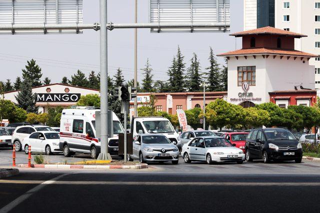 Afyonkarahisar'da bayram dönüşü trafik yoğunluğu