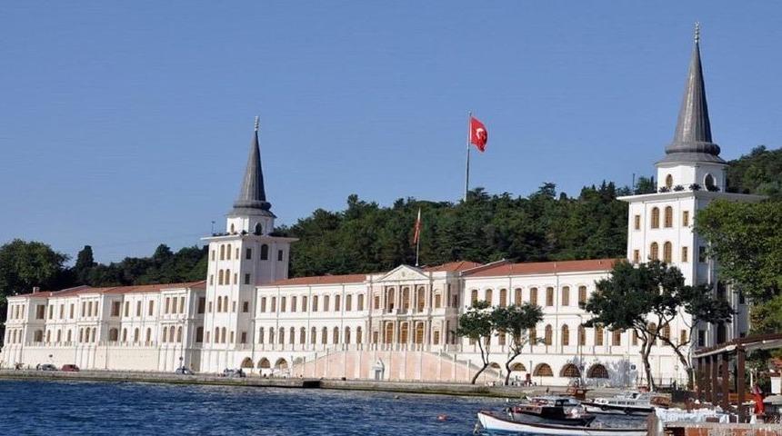 Bakan Ersoy'dan 'Kuleli Askeri Lisesi satıldı' iddialarına ilişkin açıklama