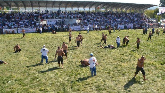 Alaçam’da başpehlivan Köseoğlu