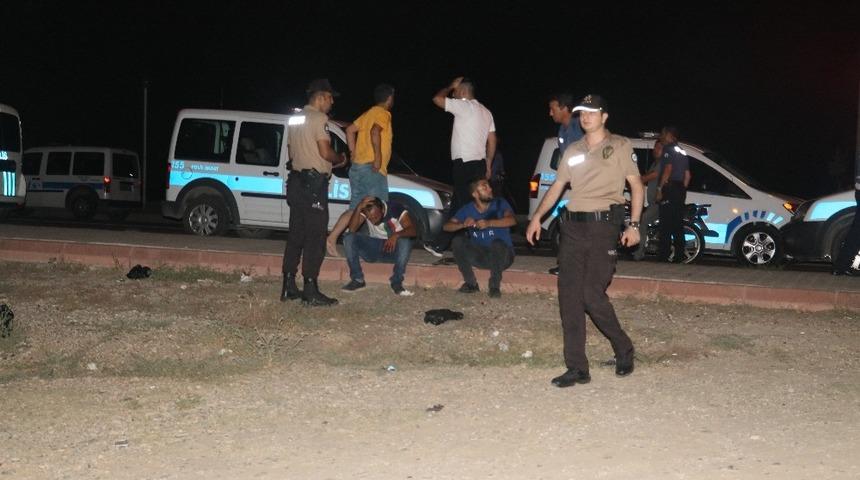 Polisleri alarma ge&ccedil;irdi! Adana'da satırlı saldırgan dehşeti! 