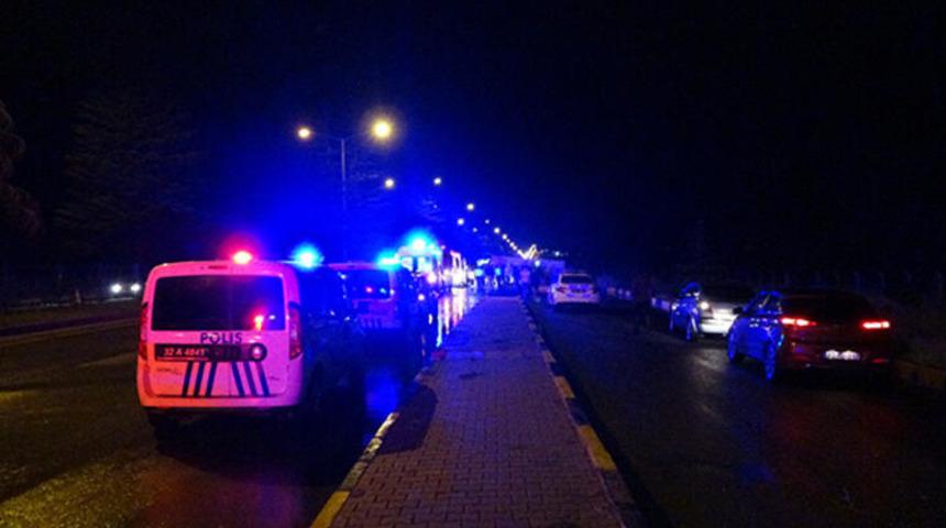 Isparta'da nişandan d&ouml;nen midib&uuml;s devrildi: &Ccedil;ok sayıda yaralı var