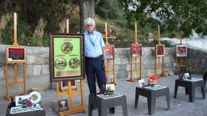Oltu taşı tozlarından hediyelik eşya ve biblo yaptı