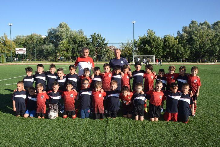 Eskişehirspor ile Büyükşehir Belediyesi’nden neşeli çift kale G1