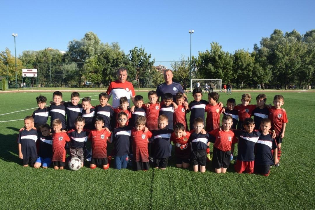 Eskişehirspor ile B&uuml;y&uuml;kşehir Belediyesi&rsquo;nden neşeli &ccedil;ift kale