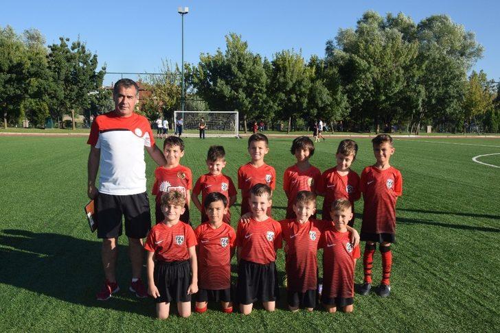 Eskişehirspor ile Büyükşehir Belediyesi’nden neşeli çift kale G3