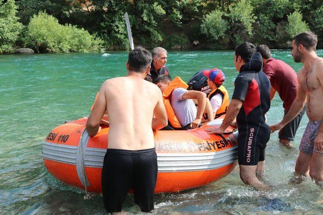 Baraj kapakları açıldı piknik yapan 70 kişi mahsur kaldı