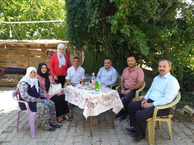 Kaymakam Halim’den şehit ve gazi ailelerine bayram ziyareti