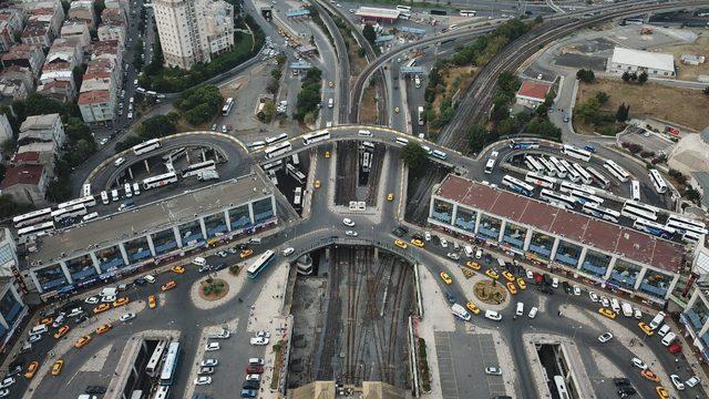 (Havadan fotoğraflarla) 15 Temmuz Demokrasi Otogarında bayram dönüşü yoğunluğu 