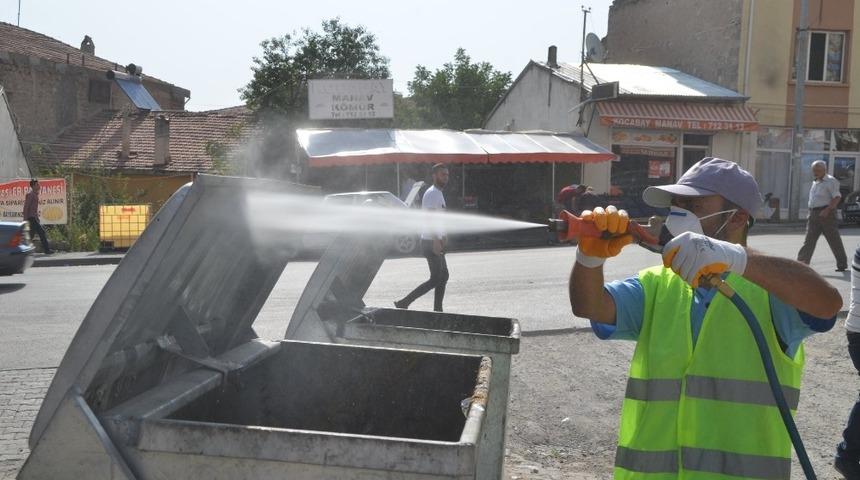 Bayram sonrası &ccedil;&ouml;p konteynerleri dezenfekte edildi