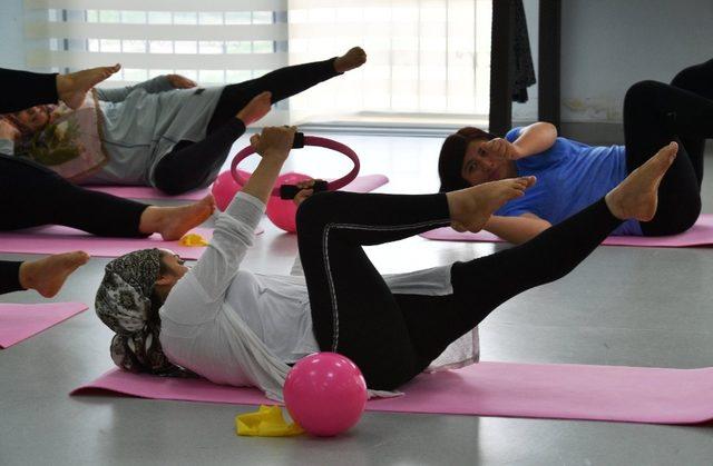 Kadınların pilates keyfi