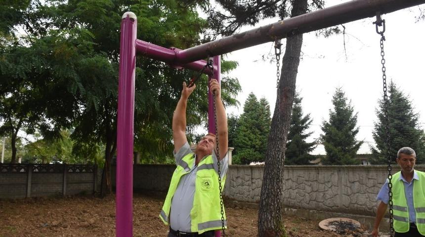 &Ccedil;ocuk parkları tek tek onarılıyor