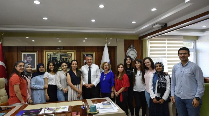 Başkan &Ccedil;er&ccedil;i, YEGEM&rsquo;in başarılı &ouml;ğrencilerini ağırladı