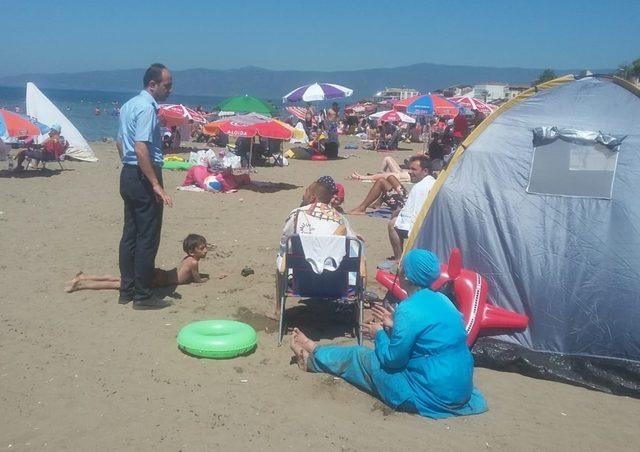 Zabıtadan sahildeki çadırlara müdahale