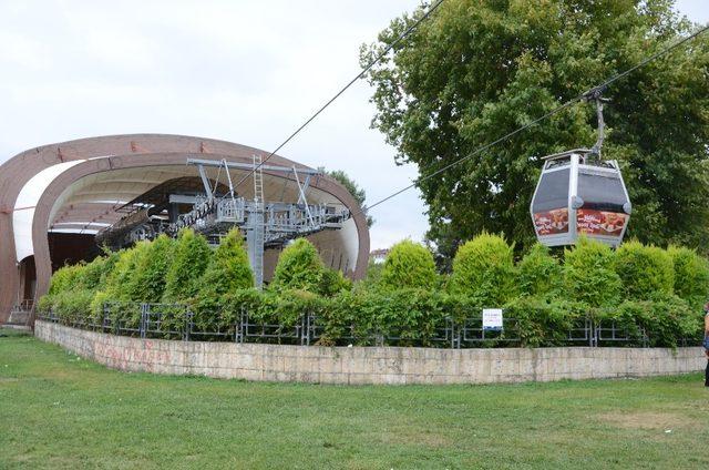 Teleferik için kuyruk oluştu, 40 bin yolcu taşındı