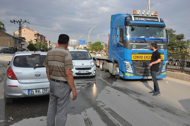 Yüksekova’da maddi hasarlı kaza G4