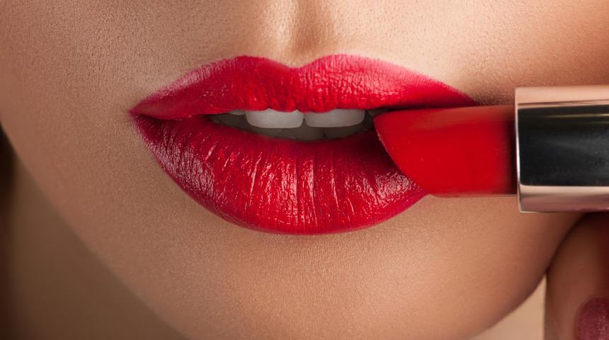 Bilim insanları kadınları &ccedil;ekici yapan &ouml;zellikleri a&ccedil;ıkladı