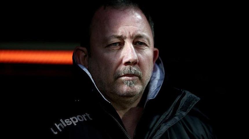 Yalçın: Hakemler enteresan düdükler çalabiliyor