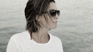 Özge Özberk'ten teknede doğum günü pozu!