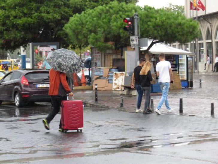 İstanbullular yağmura hazırlıksız yakalandı G3