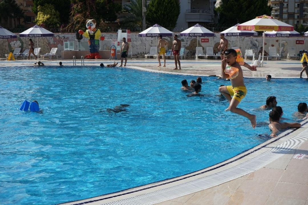 Mezitli Belediyesi Su Parkı, bayramda rekor kırdı