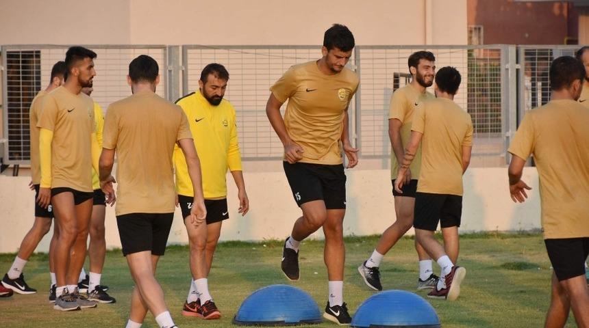 Aliağaspor FK hazırlıklarını sürdürüyor