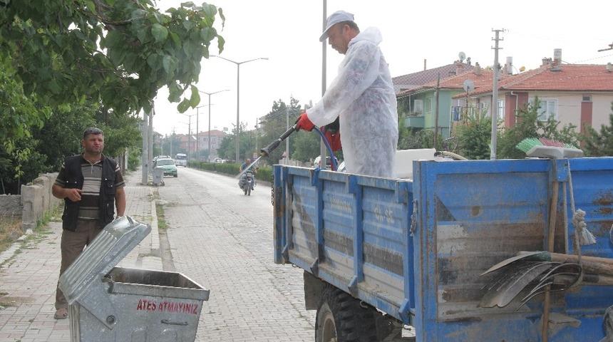 Şuhut&rsquo;ta &ccedil;&ouml;p bidonları dezenfekte ediliyor