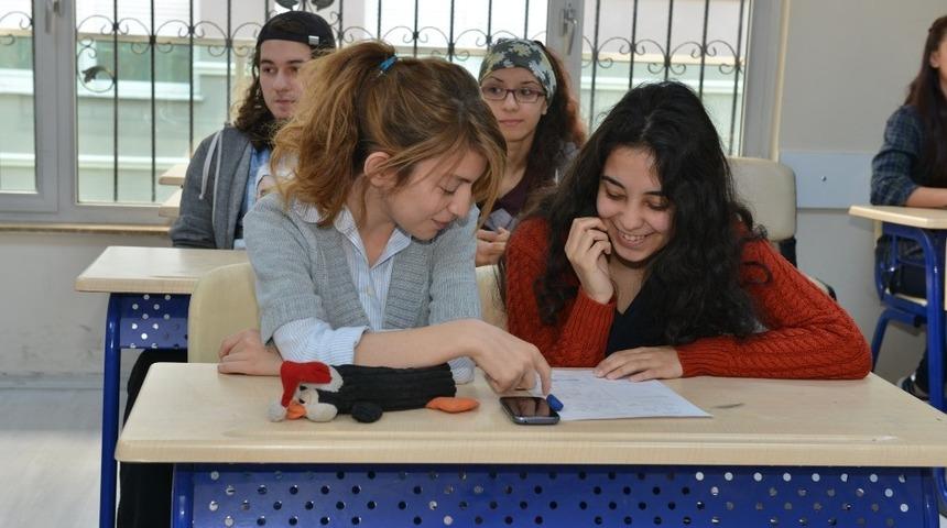 Konyaaltı Et&uuml;t Merkezi &ouml;ğrencileri hayalleriyle buluşturdu