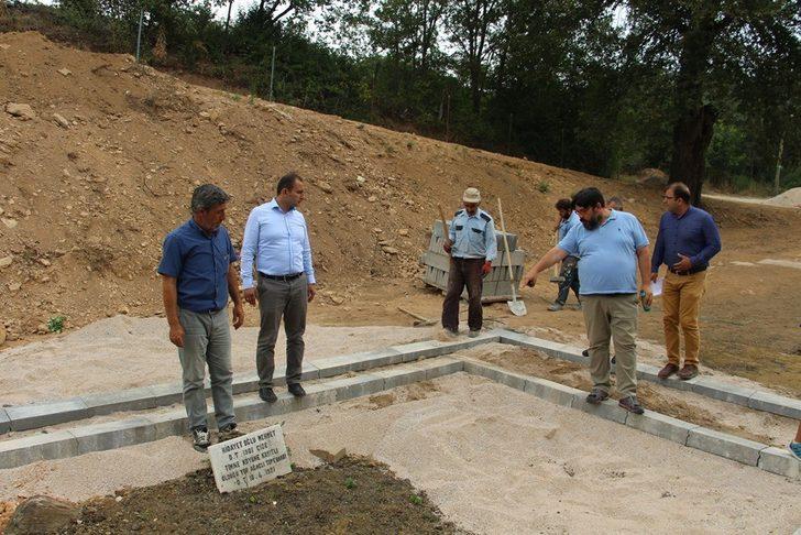 Dumlupınar’da şehitliklerde çalışmalar aralıksız sürüyor G4