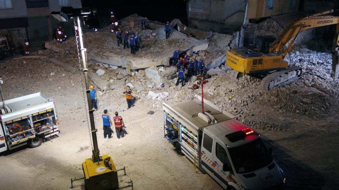 17 Ağustos depreminin yıld&ouml;n&uuml;m&uuml;nde ger&ccedil;eği aratmayan tatbikat