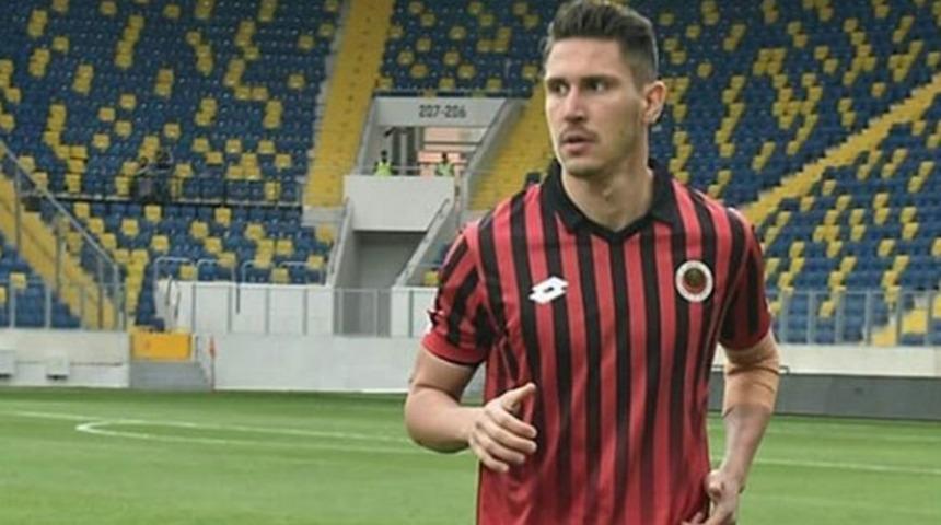 Yıldırım Mert &Ccedil;etin, Roma'da sağlık kontrol&uuml;nden ge&ccedil;ti