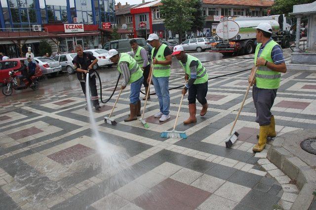 Başkan Bozkurt çevre temizliği çalışmalarını inceledi