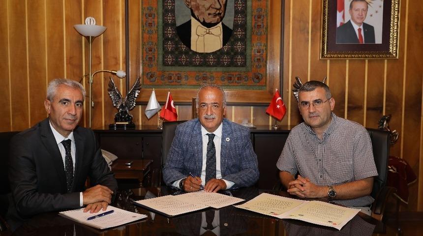 Endonezya &uuml;niversiteleri ile ikili ilişkiler geliştiriliyor