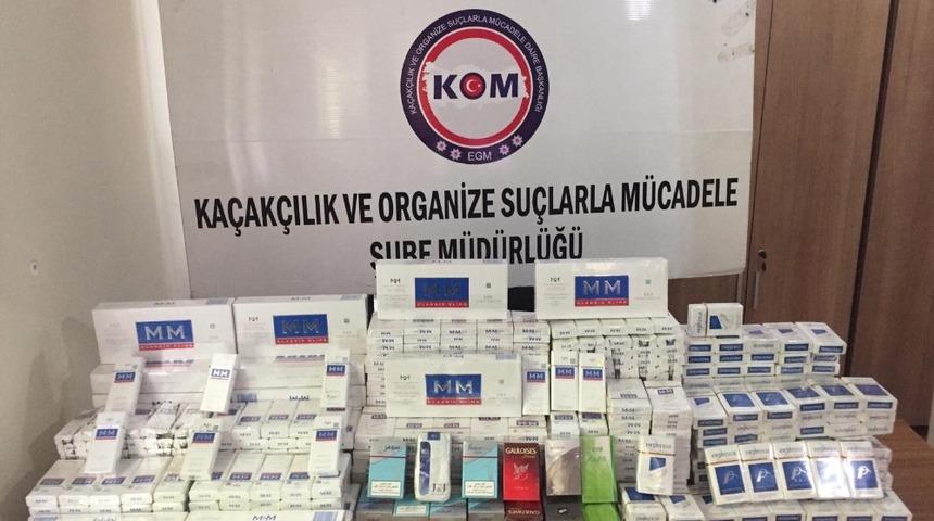 Evin ahırında gizlenen 805 paket ka&ccedil;ak sigara ele ge&ccedil;irildi