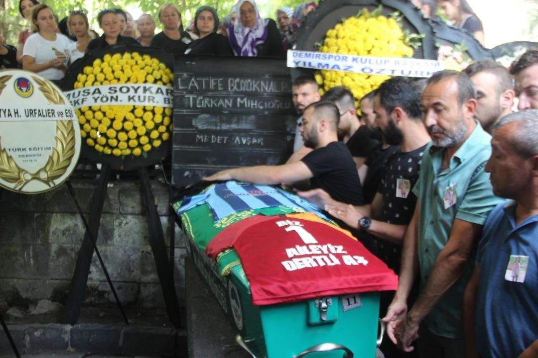 Gen&ccedil; futbolcu kansere yenik d&uuml;şt&uuml;