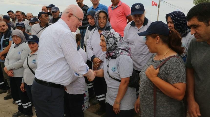 Başkan Kurt personel ile bayramlaşmaya devam ediyor