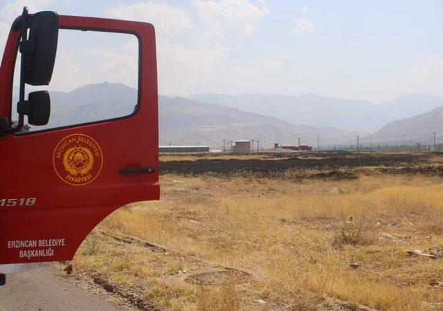 Erzincan’da örtü yangını