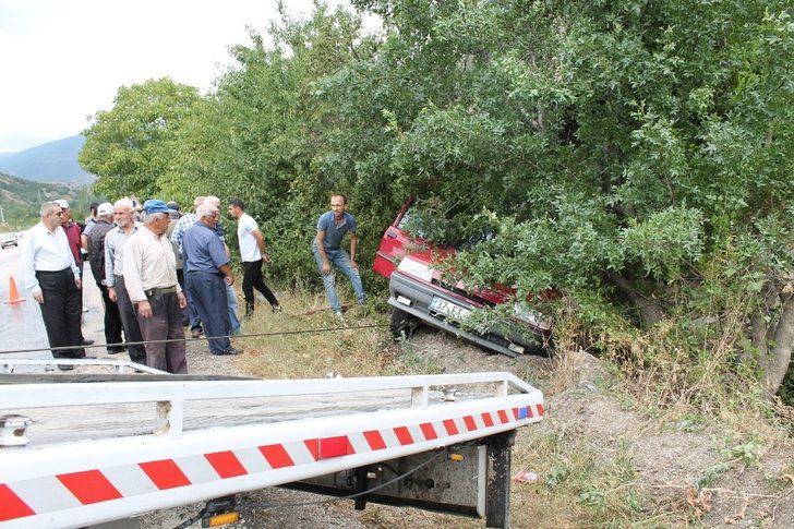 Otomobil bahçeye uçtu G4