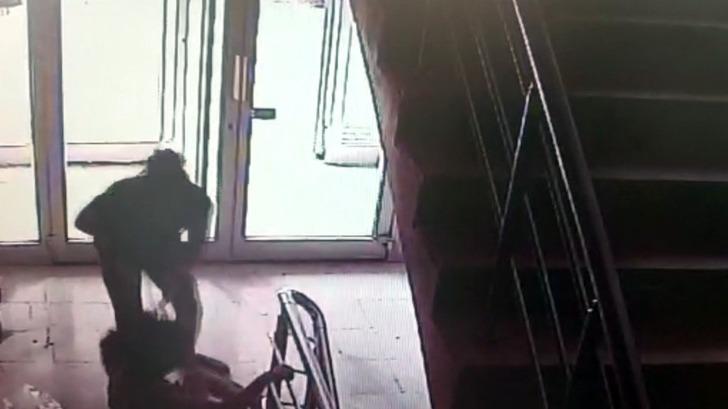 Komşu dehşeti! Acımasızca darp etti G3