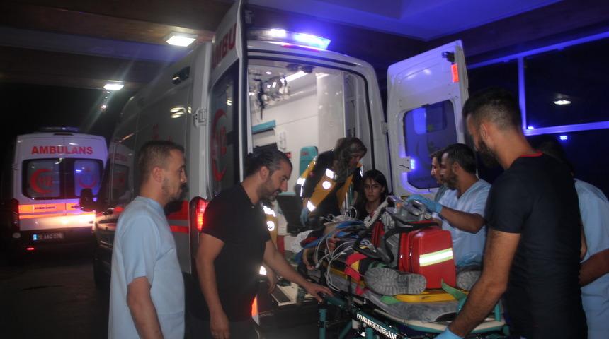 Silahla şaka yapan asker arkadaşını yaraladı