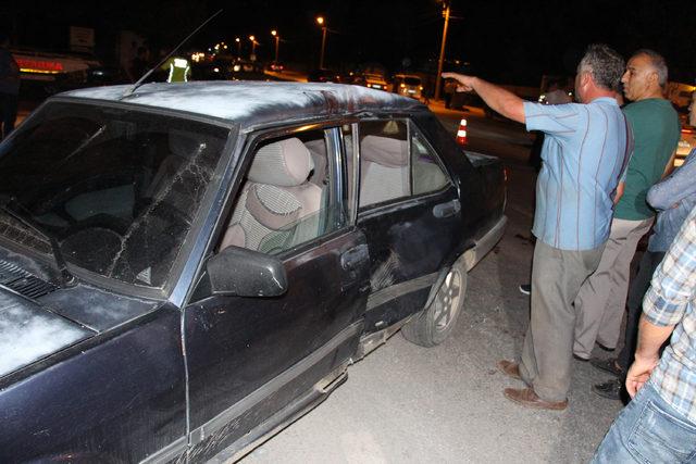 Tokat'ta motosiklet otomobille çarpıştı: 1’i çocuk 3 yaralı