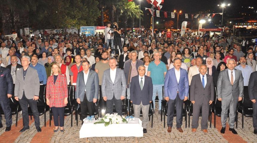17 Ağustos Depremi'nde hayatını kaybedenler t&ouml;renle anıldı