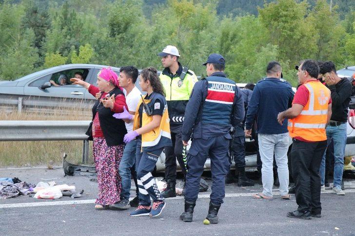 TEM'de feci kaza! 2'si çocuk 13 kişi yaralandı G1