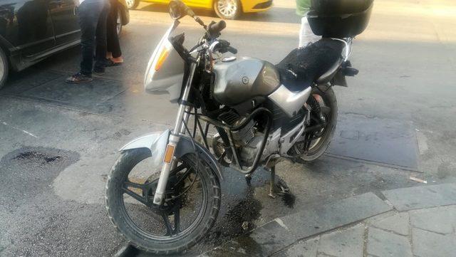 Otomobil motosiklete çaptı: 1 ağır yaralı