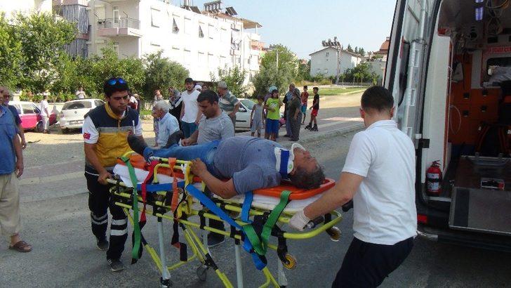 Kavşakta çarpışan araçlar hurdaya döndü: 2 yaralı G1