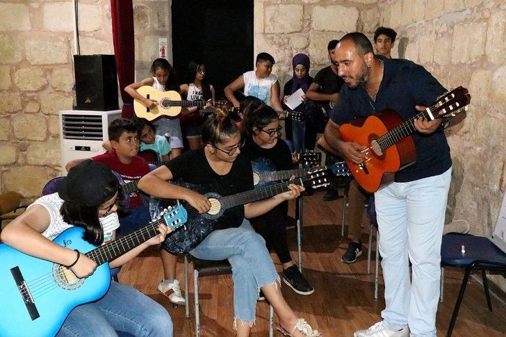 Büyükşehir Belediyesi’nin enstrüman kursları yoğun ilgi görüyor G5